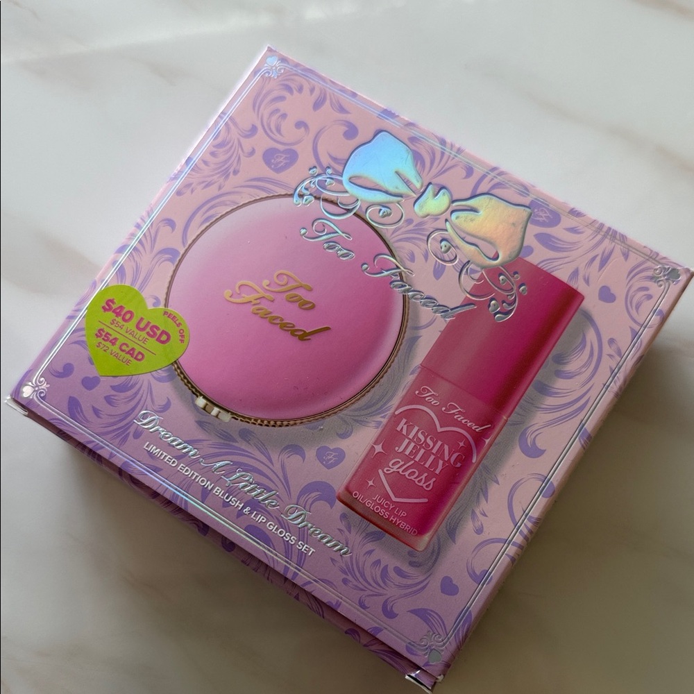 Too faced Dream A Little Dream Blush & Lip Gloss Set